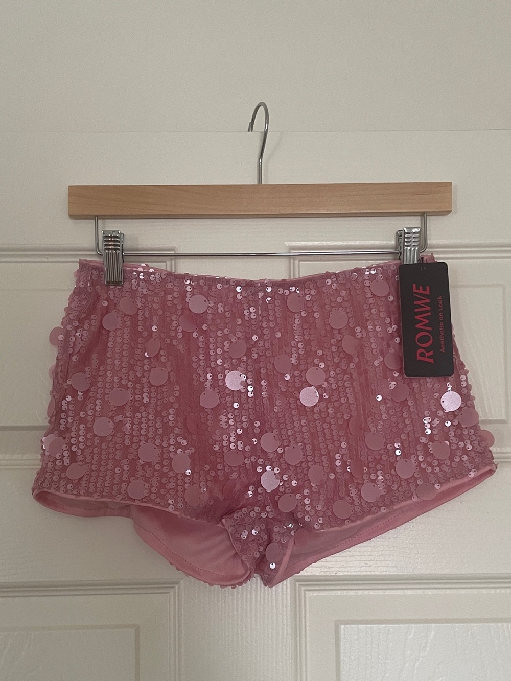 🩷 ROMWE Rose Pink Sequin High-Waist Shorts 🩷